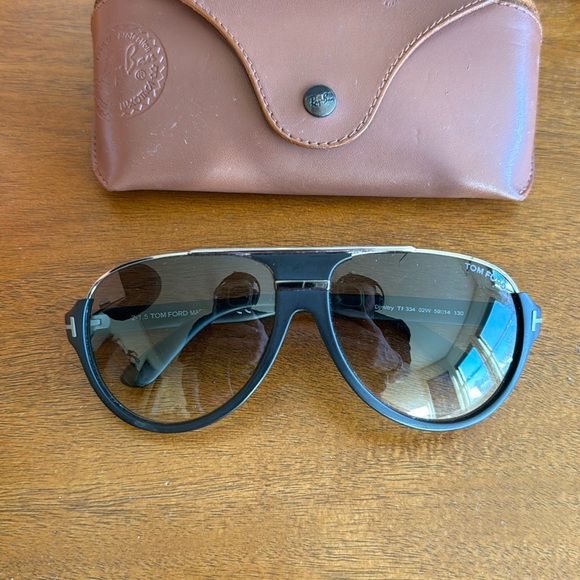 Tom Ford sunglasses like new - Picture 1 of 3